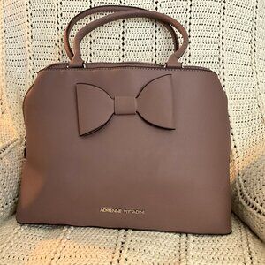 NWOT Adrienne Vittadini Handbag 12x14x5 EUC